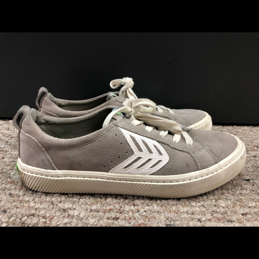 Cariuma suede sneaker